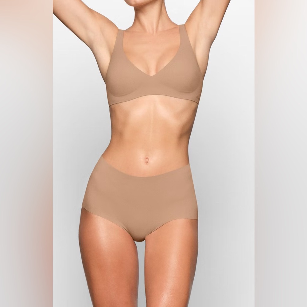 SKIMS naked boyshort